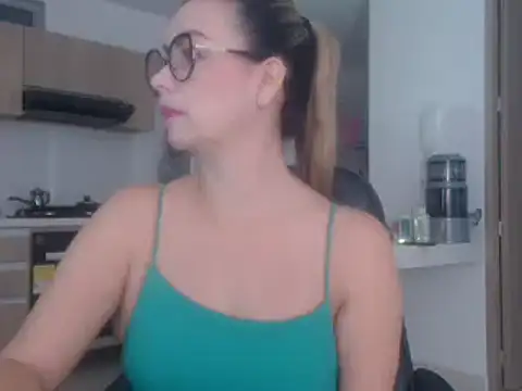 LovePaula online show from 03-18-25, 12:03