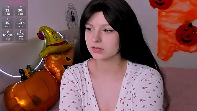 AishaAysitt online show from 10-21-25, 09:10