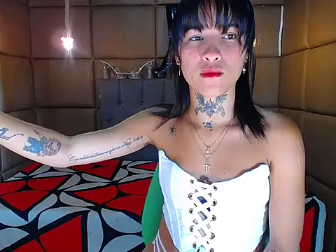 LiaGill online show from 10-07-25, 01:47