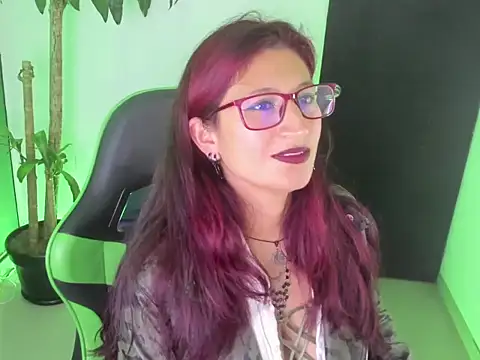 VictoriaSpenser online show from 10-23-25, 08:40