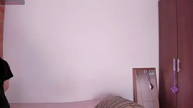 Snapshot of ScarlettRosetti chatting on 08-07-26, 12:23 ScarlettRosetti online show from 08-07-26, 12:23