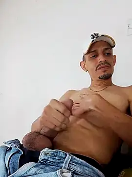 LATINO27CM online show from 10-31-25, 05:58