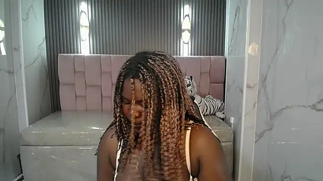 Soffia b online show from 10-11-25, 03:17