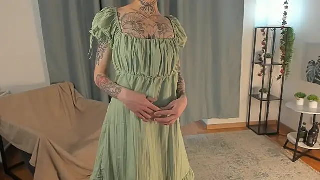 Snapshot of RiverLyric chatting on 09-26-25, 01:37 RiverLyric online show from 09-26-25, 01:37