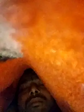 Snapshot of chatting on 11-14-25, 06:56 online show from 11-14-25, 06:56