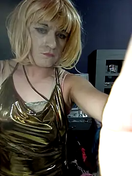 transreyna online show from 02-27-25, 08:39