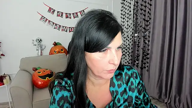 Moon Veloure1 online show from 10-19-25, 03:29