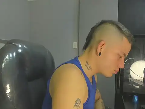 wildthor26 online show from 10-04-25, 04:10