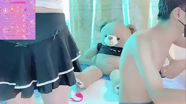 Snapshot of White-Lia chatting on 10-01-25, 08:37 White-Lia online show from 10-01-25, 08:37