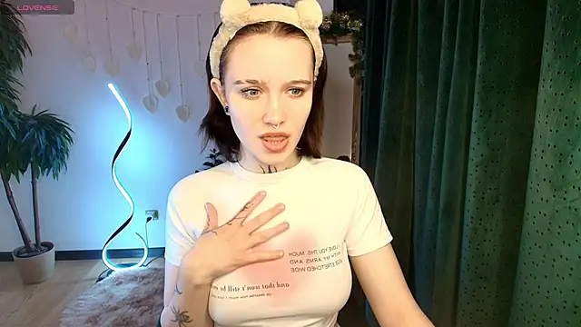 Snapshot of Elastikisss chatting on 12-15-25, 02:27 Elastikisss online show from 12-15-25, 02:27