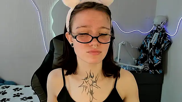 Snapshot of Elastikisss chatting on 04-02-26, 06:44 Elastikisss online show from 04-02-26, 06:44