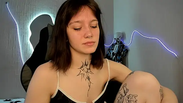 Snapshot of Elastikisss chatting on 04-03-26, 04:21 Elastikisss online show from 04-03-26, 04:21