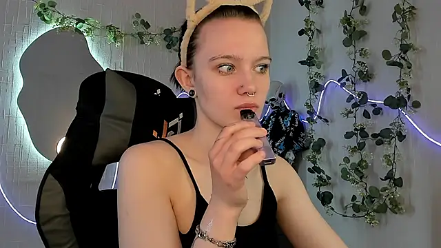 Snapshot of Elastikisss chatting on 04-11-26, 08:18 Elastikisss online show from 04-11-26, 08:18