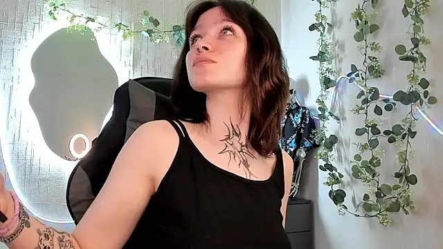 Snapshot of Elastikisss chatting on 04-15-26, 07:37 Elastikisss online show from 04-15-26, 07:37