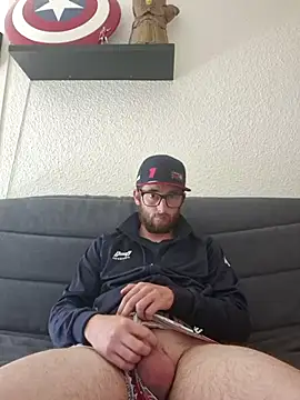 nymphomaniecouple online show from 04-15-26, 09:49