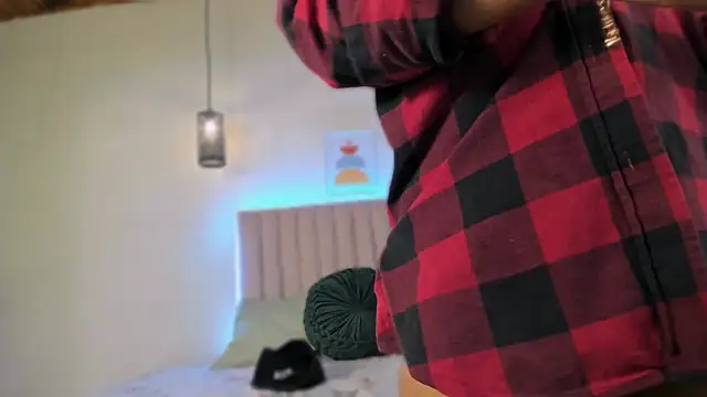 Snapshot of danika_moriii chatting on 10-23-25, 11:24 danika moriii online show from 10-23-25, 11:24