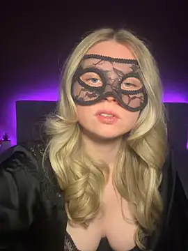 Cherrycolada online show from 04-18-26, 06:12