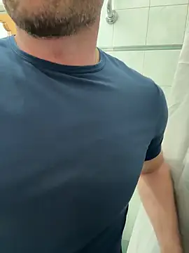 giovan2020 online show from 04-12-26, 02:22