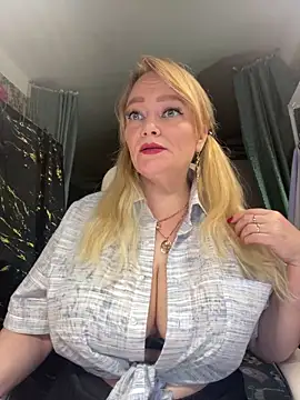Snapshot of Sweet-blonde chatting on 03-20-26, 07:52 Sweet-blonde online show from 03-20-26, 07:52