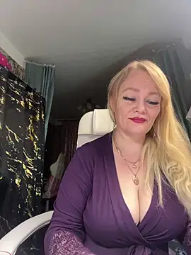 Snapshot of Sweet-blonde chatting on 03-21-26, 10:02 Sweet-blonde online show from 03-21-26, 10:02