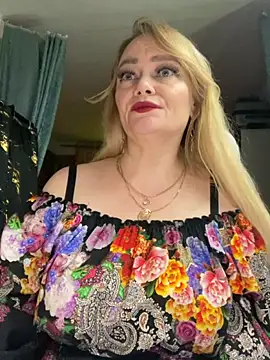 Snapshot of Sweet-blonde chatting on 05-27-26, 09:56 Sweet-blonde online show from 05-27-26, 09:56