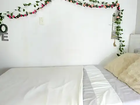 Snapshot of michell_anyeli chatting on 09-25-25, 11:30 michell anyeli online show from 09-25-25, 11:30