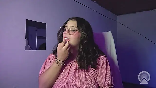 Pao Ly online show from 07-17-26, 11:42
