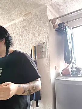 Snapshot of Chubby_Licius chatting on 10-08-25, 07:11 Chubby Licius online show from 10-08-25, 07:11