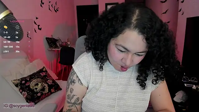 Snapshot of Chubby_Licius chatting on 10-24-25, 12:30 Chubby Licius online show from 10-24-25, 12:30