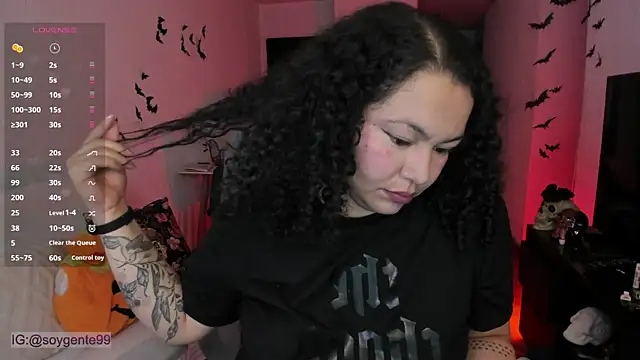 Snapshot of Chubby_Licius chatting on 10-24-25, 11:45 Chubby Licius online show from 10-24-25, 11:45