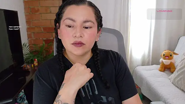 Snapshot of Chubby_Licius chatting on 04-12-26, 05:40 Chubby Licius online show from 04-12-26, 05:40