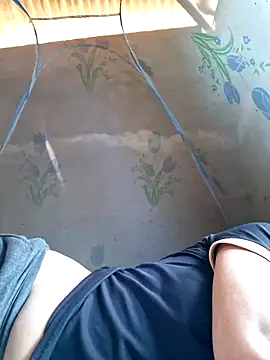 xuxulovezz online show from 10-08-25, 05:16