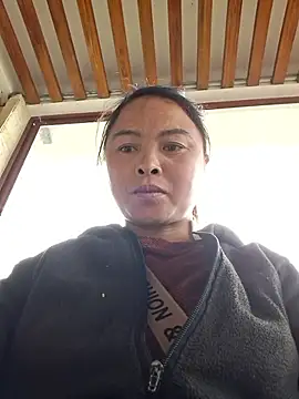 xuxulovezz online show from 12-16-25, 05:56