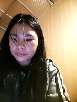 Snapshot of Suny_babyy chatting on 11-05-25, 05:18 Suny babyy online show from 11-05-25, 05:18