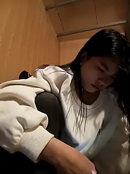 Snapshot of Suny_babyy chatting on 12-02-25, 05:57 Suny babyy online show from 12-02-25, 05:57