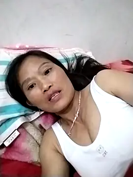 Snapshot of abigail-00 chatting on 10-04-25, 11:52 abigail-00 online show from 10-04-25, 11:52