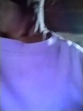 Snapshot of abigail-00 chatting on 10-10-25, 11:42 abigail-00 online show from 10-10-25, 11:42