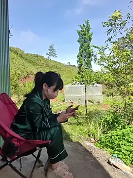 Helen-Tran online show from 10-22-25, 01:39