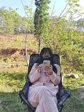 Helen-Tran online show from 02-05-26, 01:21