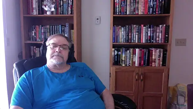 Vinyl22xh online show from 04-08-26, 05:24