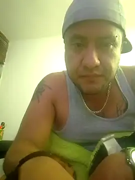 Snapshot of Ruloluna chatting on 11-15-25, 05:09 Ruloluna online show from 11-15-25, 05:09