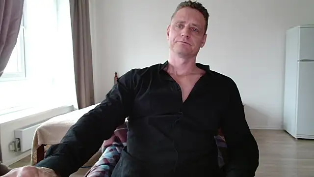 Snapshot of Freeze_Fire chatting on 11-04-25, 08:46 Freeze Fire online show from 11-04-25, 08:46