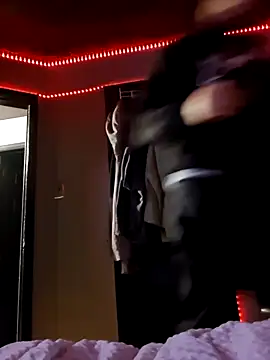 Snapshot of Painstickwes chatting on 02-27-26, 02:44 Painstickwes online show from 02-27-26, 02:44