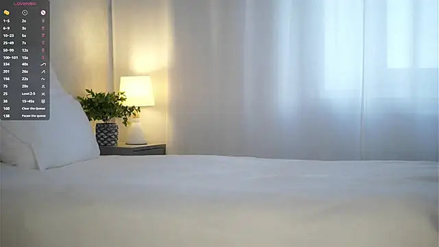 LettySlovacek online show from 10-25-25, 01:46