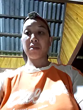 Snapshot of vtmbae chatting on 05-20-26, 11:44 vtmbae online show from 05-20-26, 11:44