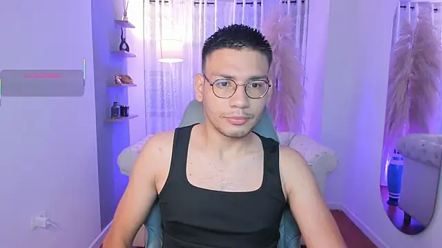 Snapshot of marcuswildx chatting on 09-25-25, 11:03 marcuswildx online show from 09-25-25, 11:03