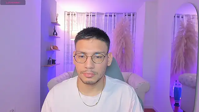 Snapshot of marcuswildx chatting on 09-29-25, 08:13 marcuswildx online show from 09-29-25, 08:13