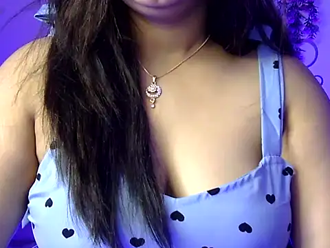 Snapshot of Aaliya02 chatting on 04-09-26, 03:17 Aaliya02 online show from 04-09-26, 03:17