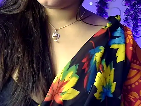 Snapshot of Aaliya02 chatting on 04-10-26, 11:48 Aaliya02 online show from 04-10-26, 11:48