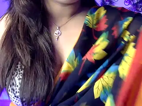 Snapshot of Aaliya02 chatting on 05-08-26, 12:43 Aaliya02 online show from 05-08-26, 12:43